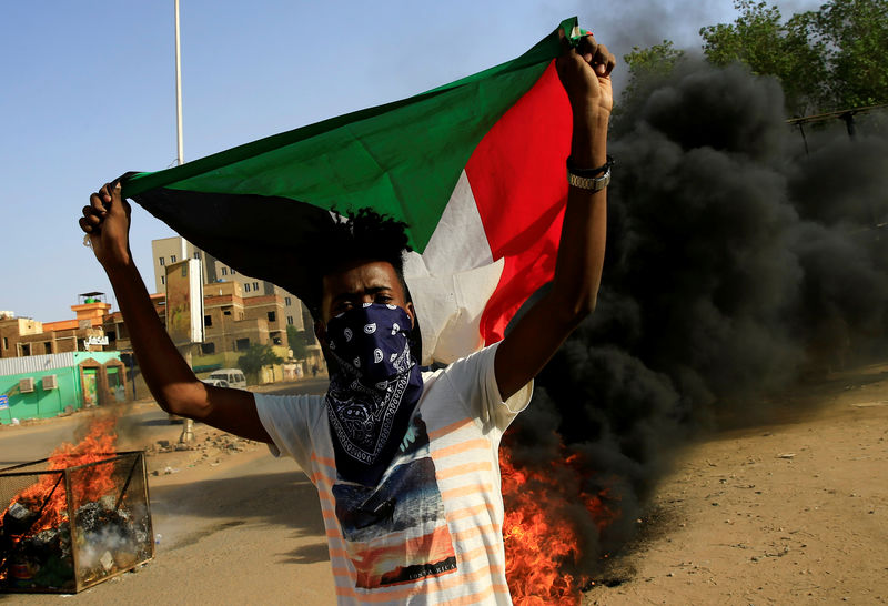© Reuters. الاتحاد الأفريقي يدعو إلى محاكمة قتلة تلاميذ سقطوا في احتجاج بالسودان