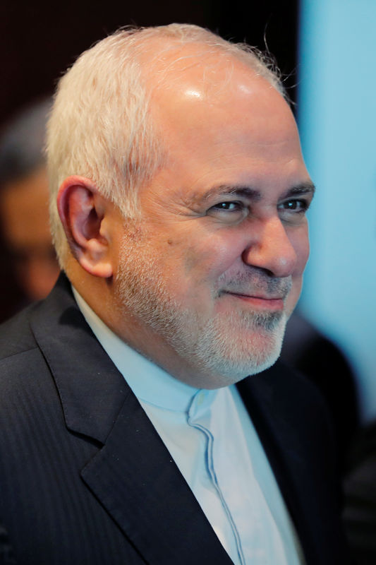 © Reuters. مسؤول: إدارة ترامب لا تزال منفتحة على محادثات مع إيران ولا ترى ظريف شخصية مهمة