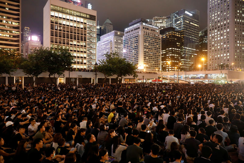 © Reuters. Members of Hong Kong's medical sector attend a rally to support the anti-extradition bill protest in Hong Kong
