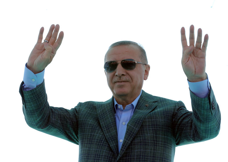 أردوغان يقول إنه سيتم خفض أسعار الفائدة بشكل أكبر