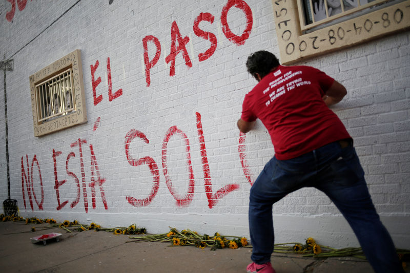 Após massacre, El Paso fica no centro de discussão sobre armas e imigração nos EUA