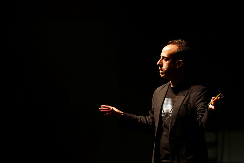 © Reuters. Lior Div, chief executive of U.S.-Israeli cyber security firm Cybereason, speaks during Cyber Week conference in Tel Aviv, Israel