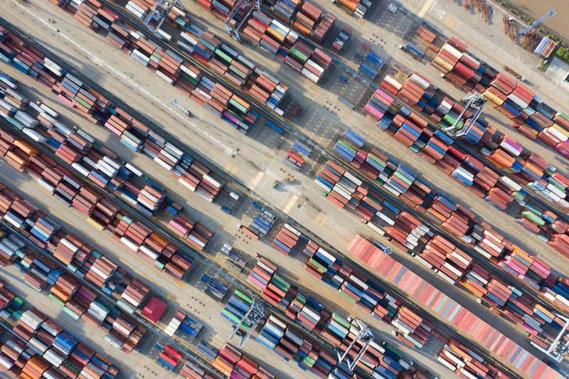 © Reuters. FILE PHOTO: Containers are seen at a port in Ningbo, Zhejiang