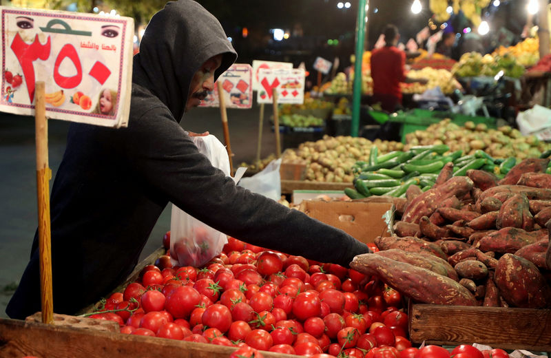 © Reuters. جهاز الإحصاء: تباطؤ التضخم بمصر إلى 8.7% في يوليو من 9.4% في يونيو