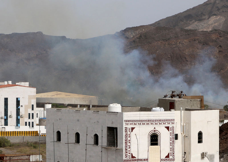 Fighting resumes in Yemen's Aden amid tensions - sources