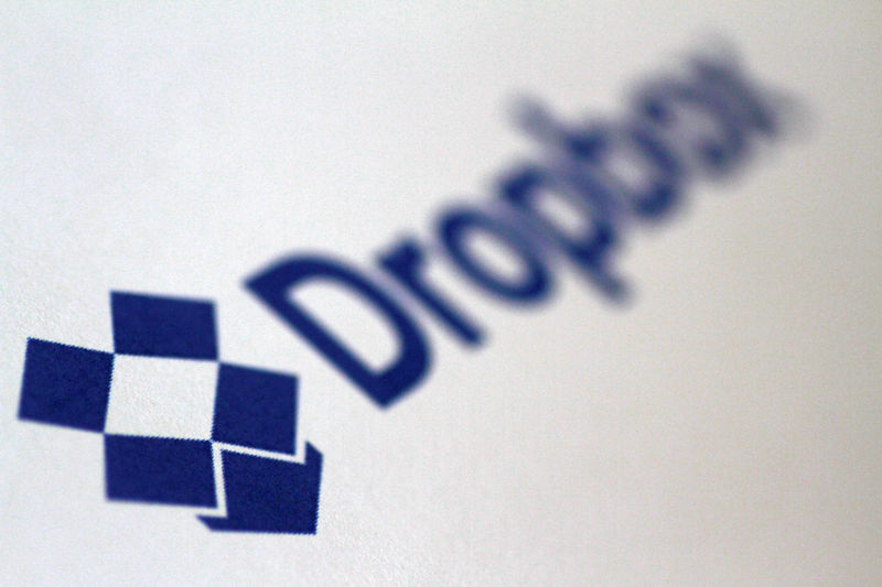 © Reuters. Illustration photo of the DropBox logo