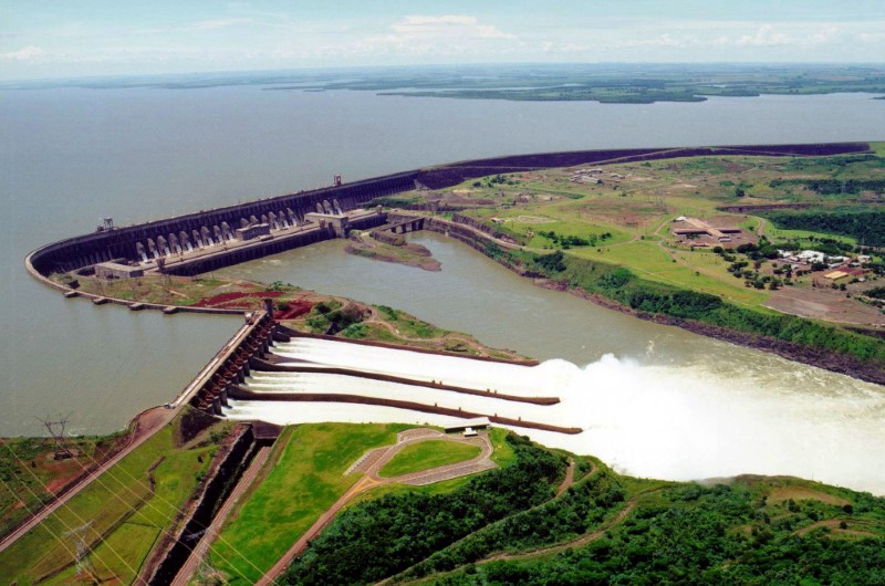 Brasil diz que acordo com Paraguai sobre Itaipu visava reequilibrar relação