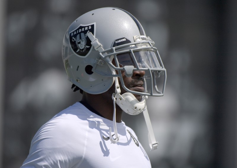 Nfl Notebook Raiders Wr Brown Reportedly Mad About Helmet By Reuters - 