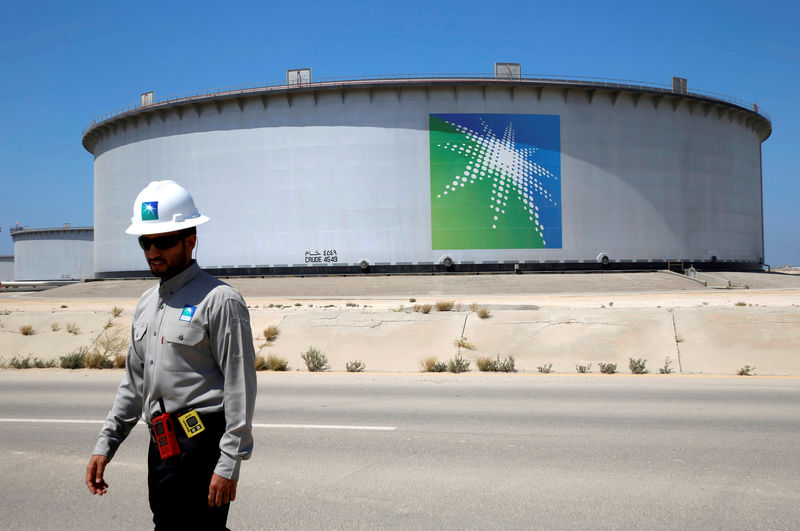 El beneficio de Saudi Aramco cae un 12% por el menor precio del petróleo