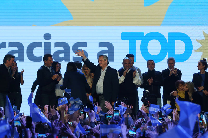 Oposição argentina se aproxima da Presidência com vitória arrasadora sobre Macri nas primárias
