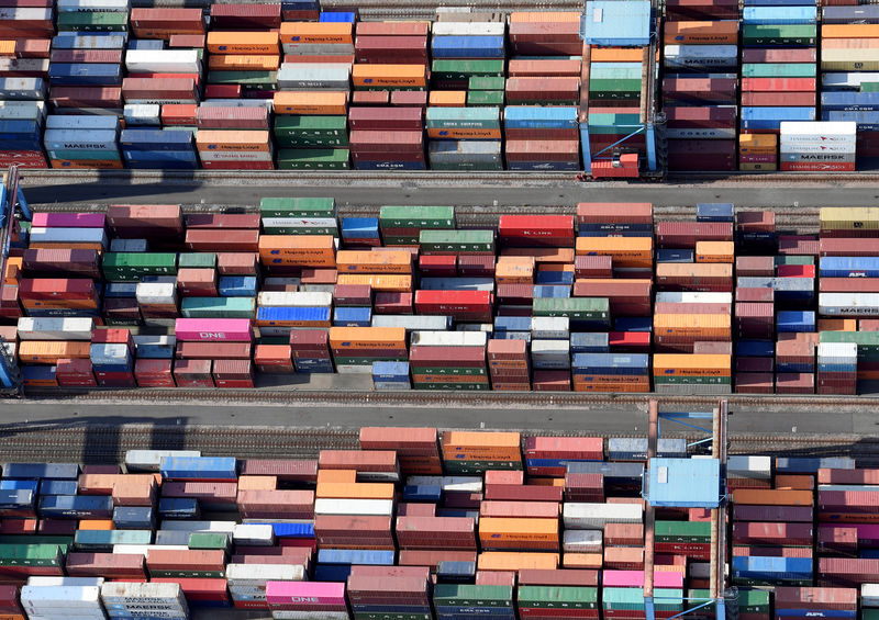 © Reuters. FILE PHOTO: Aerial view of containers at a loading terminal in the port of Hamburg