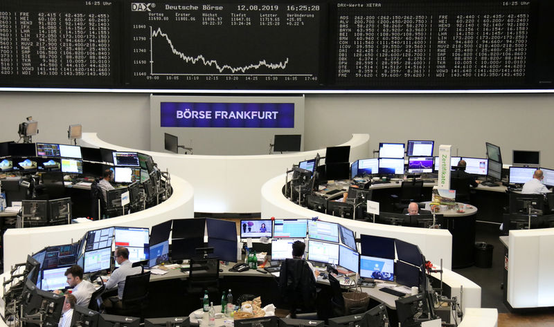 Bolsas europeias recuam em meio a preocupações sobre crescimento