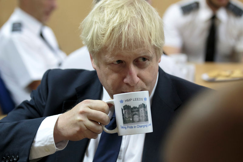 © Reuters. Britain's Prime Minister Boris Johnson visits prison in Leeds