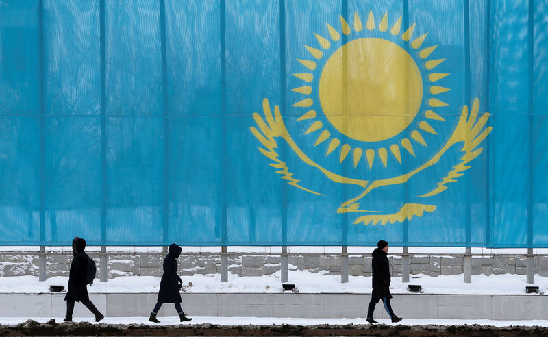 Казахстан запретит на 6 мес. автомобильный экспорт бензина