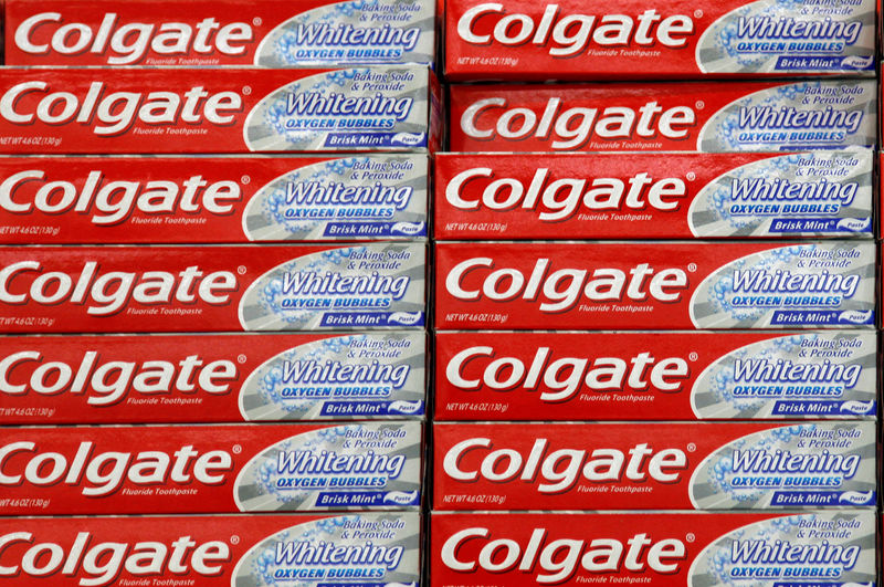 Colgate warns Venezuelans not to buy fake imported toothpaste brands