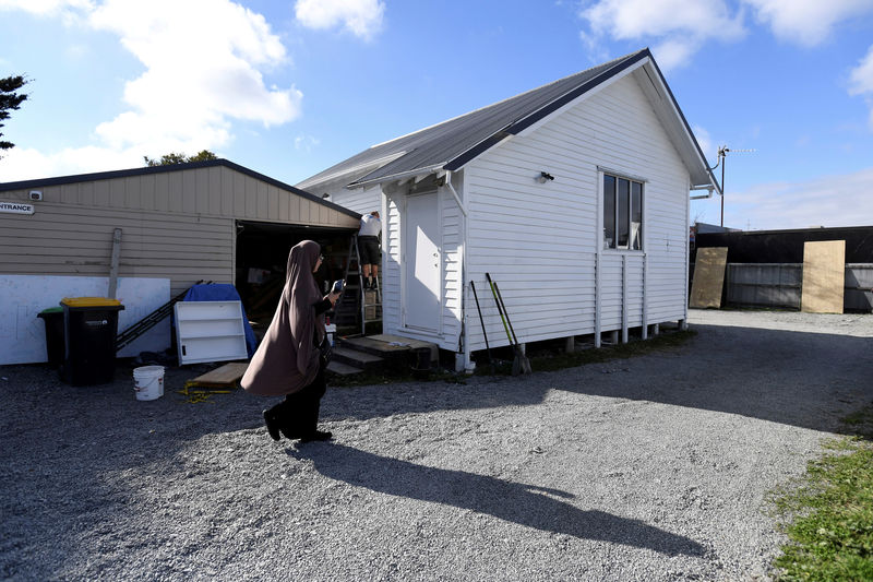 Criticism mounts of New Zealand mosque shooting response