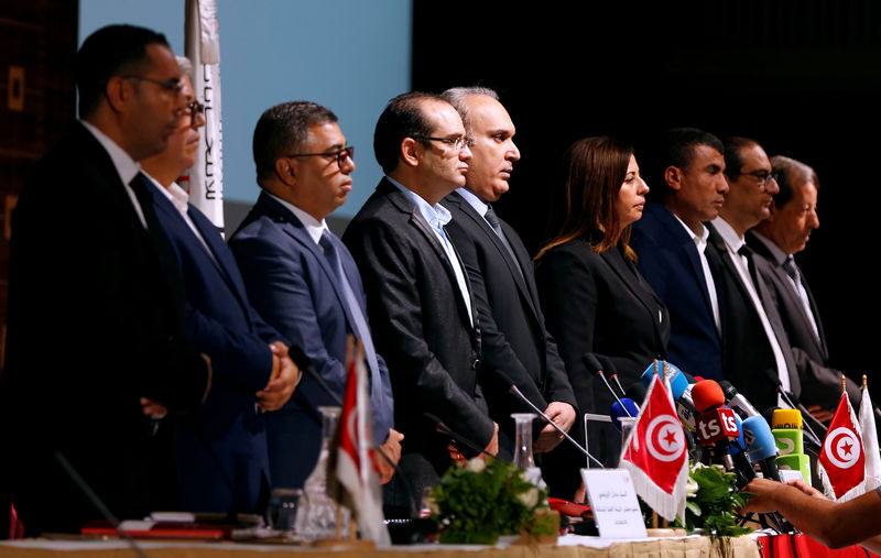 © Reuters. هيئة الانتخابات في تونس تقبل 26 مرشحا بانتخابات الرئاسة المبكرة