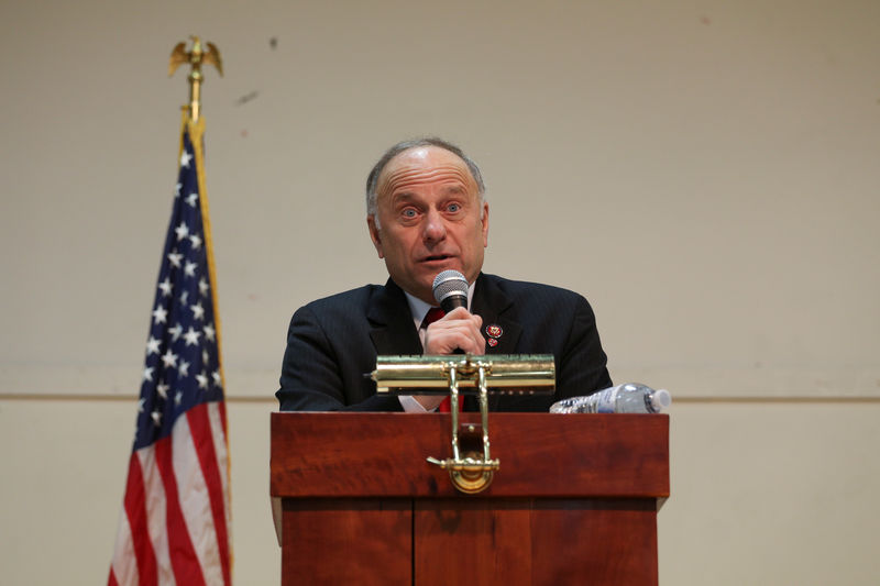 © Reuters. Steve King speaks during a town hall in Primghar