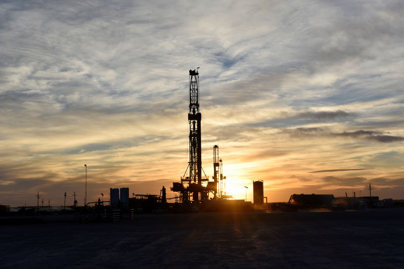 Oil prices extend losses as recession fears, inventories mount