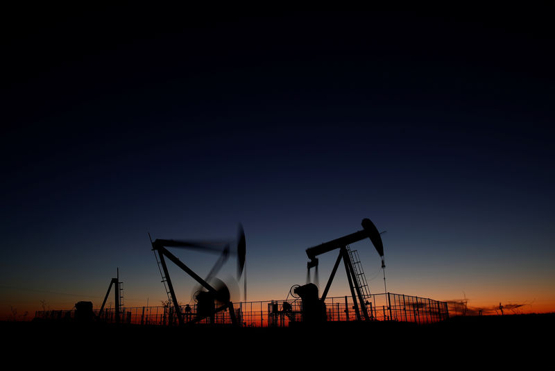 原油先物は軟調、景気後退懸念や米原油在庫増で