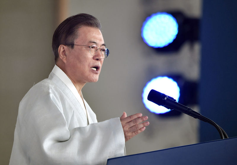 © Reuters. 韓国、日本が対話選択すれば喜んで応じる＝文大統領