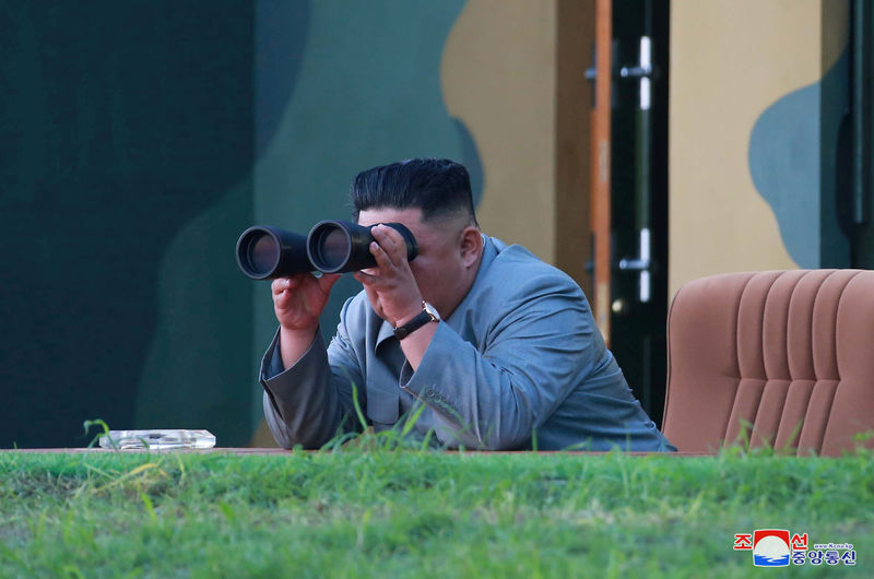 © Reuters. PYONGYANG TIRE DE NOUVEAUX PROJECTILES, REJETTE TOUT DIALOGUE AVEC SÉOUL