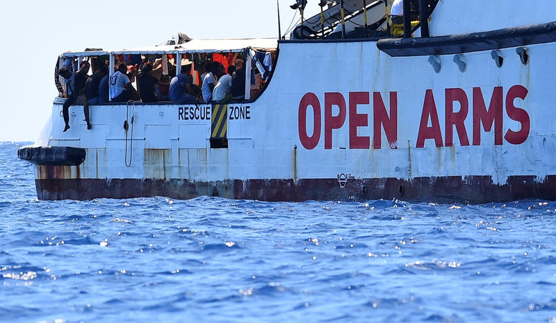 Impasse político na Itália mantém navio de resgate de imigrantes à deriva