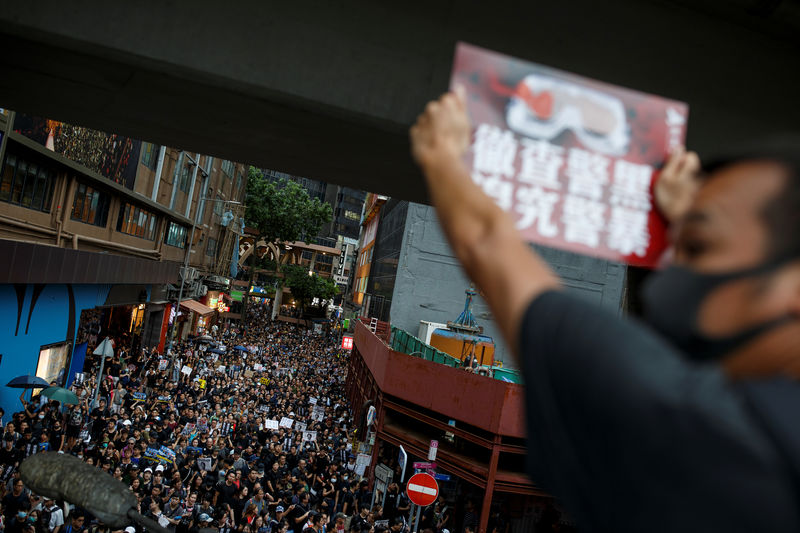 © Reuters. Anti-extradition bill protesters attend a rally to demand democracy and political reforms in Hong Kong