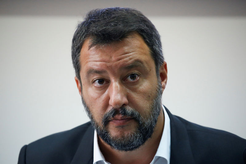 © Reuters. Italian Deputy PM Matteo Salvini holds a news conference in southern Italy on a bank holiday as the government crisis continues, in Castel Volturno