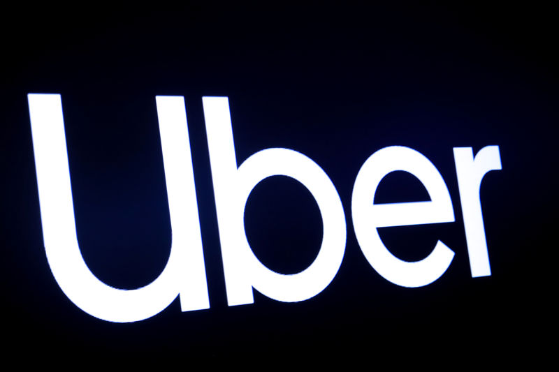 © Reuters. A screen displays the company logo for Uber Technologies Inc. on the day of it's IPO at the NYSE in New York