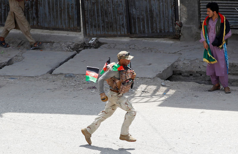 © Reuters. عشرات الجرحى في انفجارات بجلال اباد مع احتفال أفغانستان بعيد استقلالها