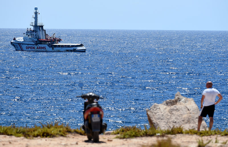 © Reuters. منظمة تعلن عن اتفاق إيطاليا وإسبانيا على إنزال مهاجرين في مايوركا