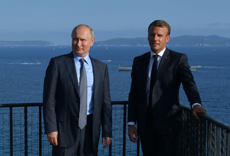 Putin refuta Macron dizendo não querer &quot;coletes amarelos&quot; na Rússia