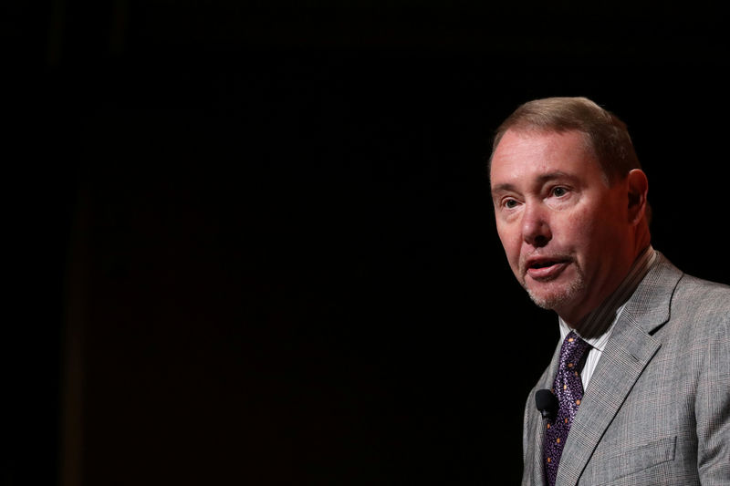© Reuters. Jeffrey Gundlach, CEO of DoubleLine Capital LP, presents during the 2019 Sohn Investment Conference in New York