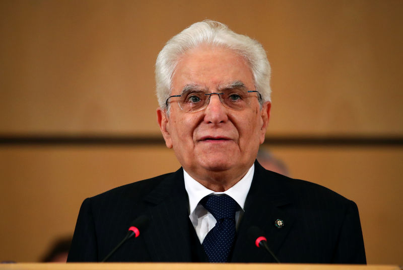 Mattarella inicia las conversaciones para buscar una salida a la crisis de Italia