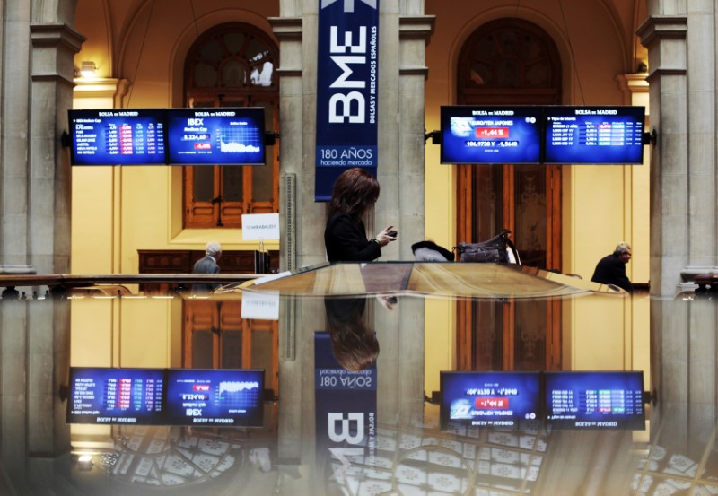 El Ibex rebota pendiente de la crisis en Italia