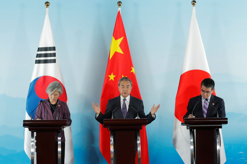 © Reuters. 河野外相が韓国外相と会談、徴用工問題の早期対応要求