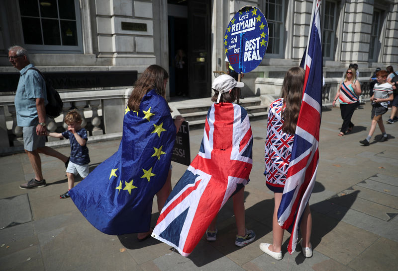 Maioria dos britânicos defende novo referendo para decidir Brexit, aponta pesquisa