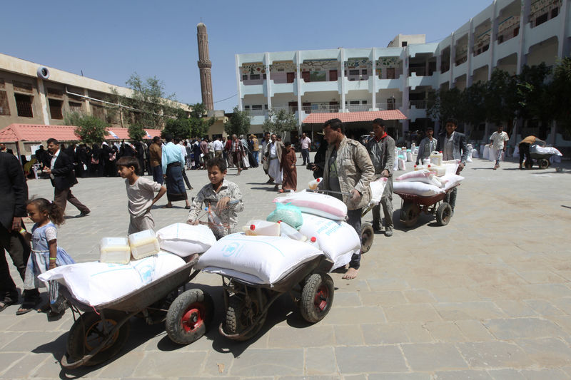 برنامج الأغذية العالمي يستأنف توزيع المساعدات في صنعاء بعد اتفاق مع الحوثيين