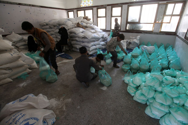 الأمم المتحدة تحذر من احتمال وقف 22 برنامج مساعدات لليمن في غياب أموال المانحين