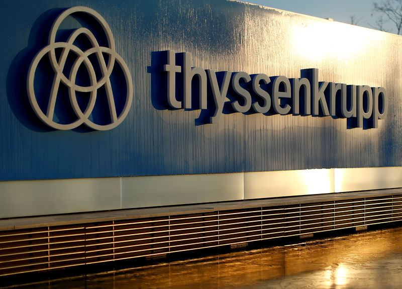 © Reuters. FILE PHOTO: A logo of Thyssenkrupp AG is pictured at the company's headquarters in Essen