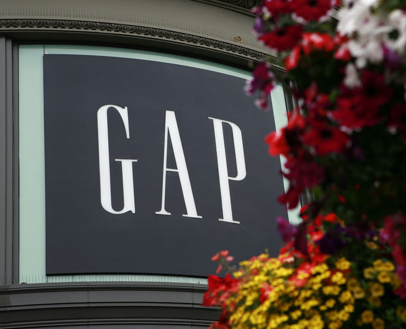 Сопоставимые продажи Gap упали во втором квартале