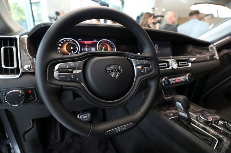 © Reuters. An interior view shows an Aurus Senat during a ceremony to launch the sales of Russia's very first luxury car brand Aurus in Moscow