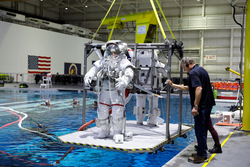 アングル：民間船でＩＳＳ目指す、世界初へ宇宙飛行士が訓練中