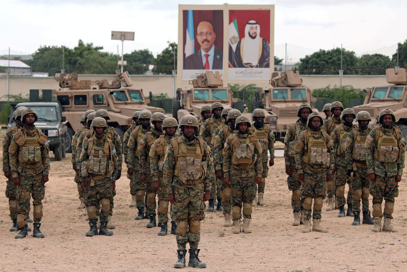 © Reuters. FILE PHOTO: Somali military officers attend a training programme by the United Arab Emirates at their military base in Mogadishu