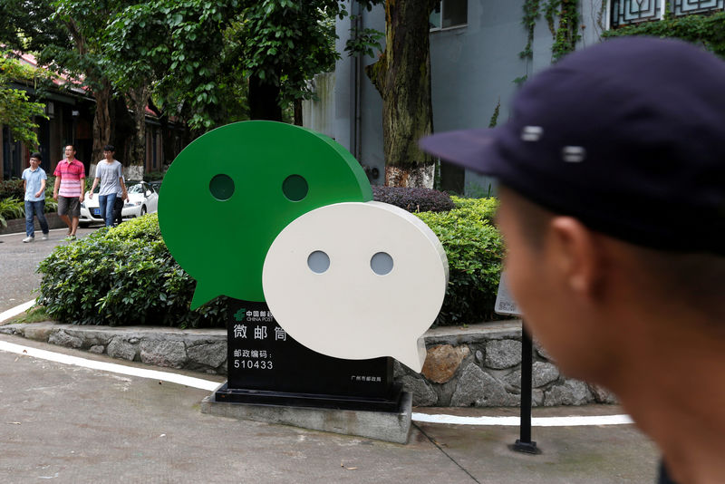 © Reuters. FILE PHOTO: A WeChat logo is displayed inside TIT Creativity Industry Zone in Guangzhou