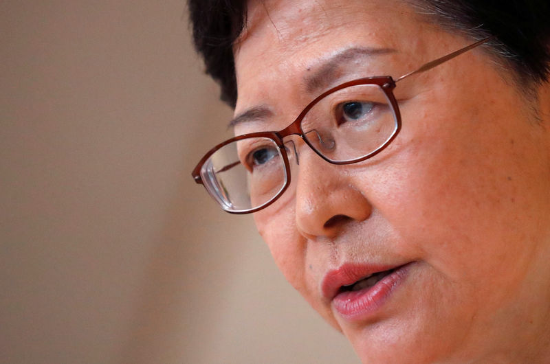 زعيمة هونج كونج: ازدياد العنف أصبح أكثر خطورة