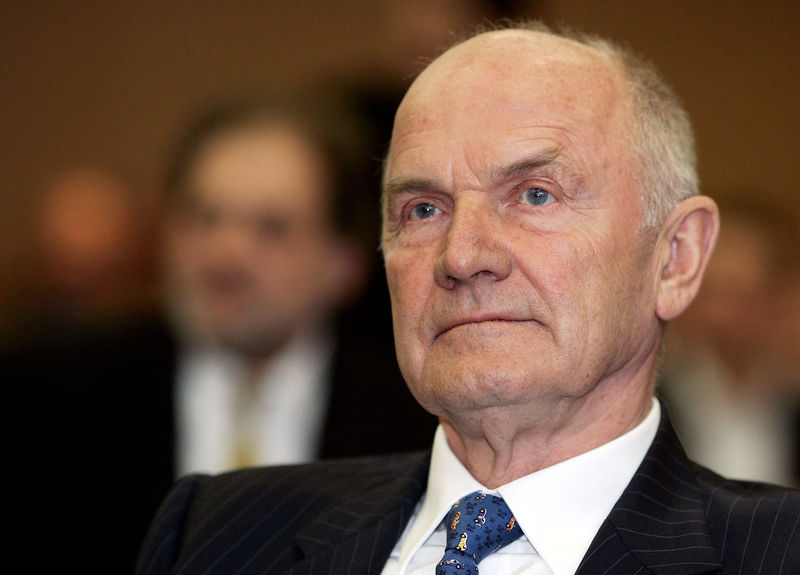 © Reuters. FERDINAND PIËCH, ARTISAN DE L'EXPANSION MONDIALE DE VW, EST MORT