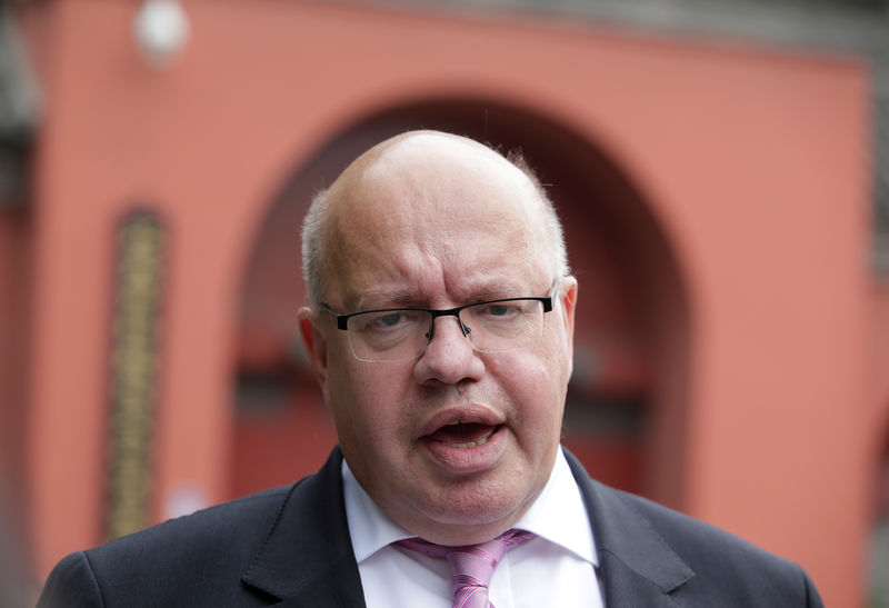 © Reuters. Germany's Economy Minister Peter Altmaier speaks to the media in Beijing