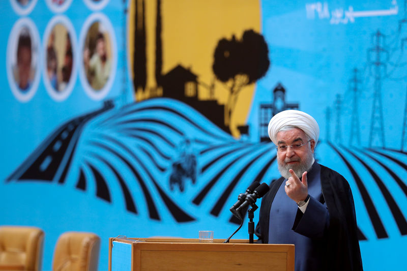 © Reuters. 制裁解除しない限り米国との協議はない＝イラン大統領